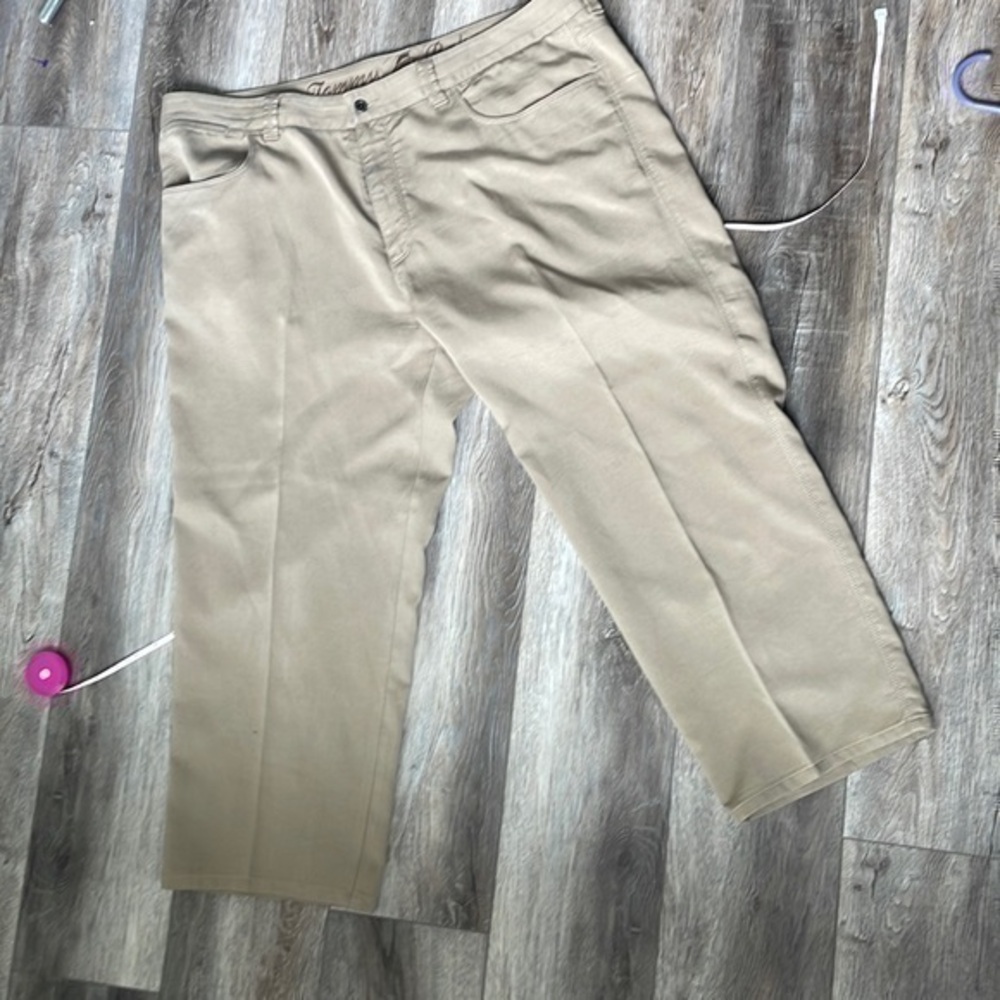 Tommy Bahama Capris Women's size 40 tan color